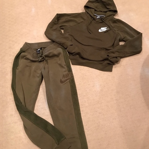 Nike Pants & Jumpsuits Nike Joggers And Hoodie Set Poshmark